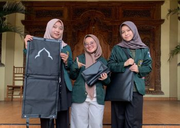 Kreasi Unik Mahasiswa Unissula, Sajadah Jadi Tas Jinjing 