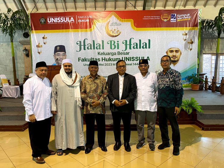 FH UNISSULA BANGUN KEKOMPAKAN MELALUI HALAL BIHALAL