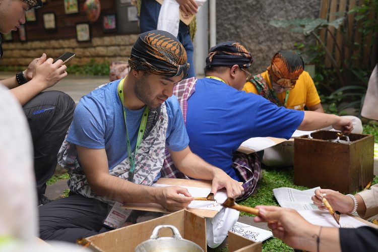 Mahasiswa Asing Terkesan CULTURA Unissula 2023