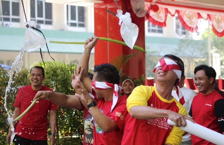 Kompak Dosen Karyawan dan Mahasiswa FH Unissula Peringati Hari Kemerdekaan RI