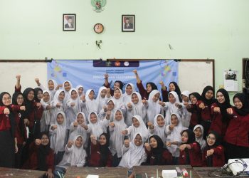 Mahasiswa Kebidanan Unissula Ajak  Siswa SMA Lebih Percaya Diri