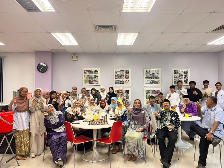 Mahasiswa PWK Unissula Teliti Kawasan Pertambangan di Malaysia