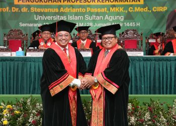 Unissula Mengukuhkan Guru Besar Baru Bidang Hukum Kedokteran