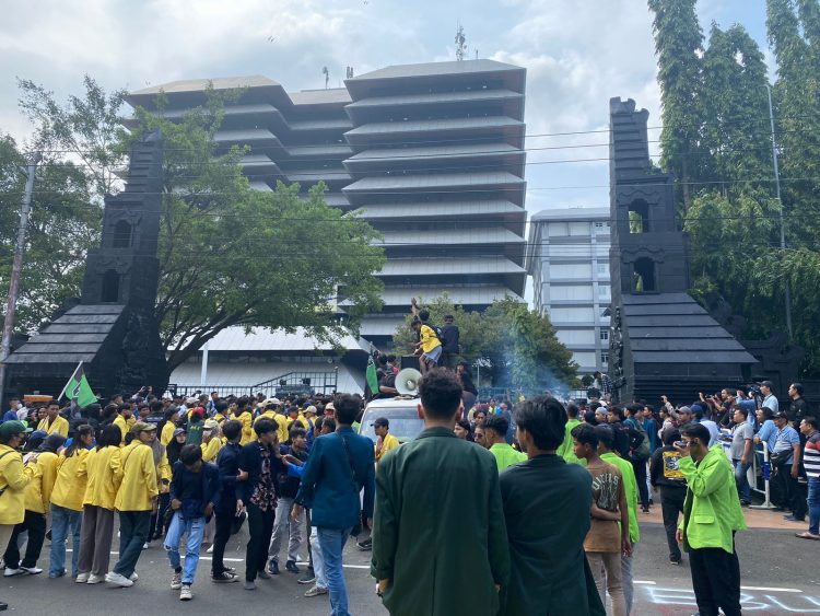BEM Unissula Serukan Netralitas Pemerintah Agar Demokrasi Tidak Bubrah