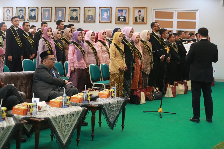 Unissula Meluluskan 150 Guru Profesional Baru