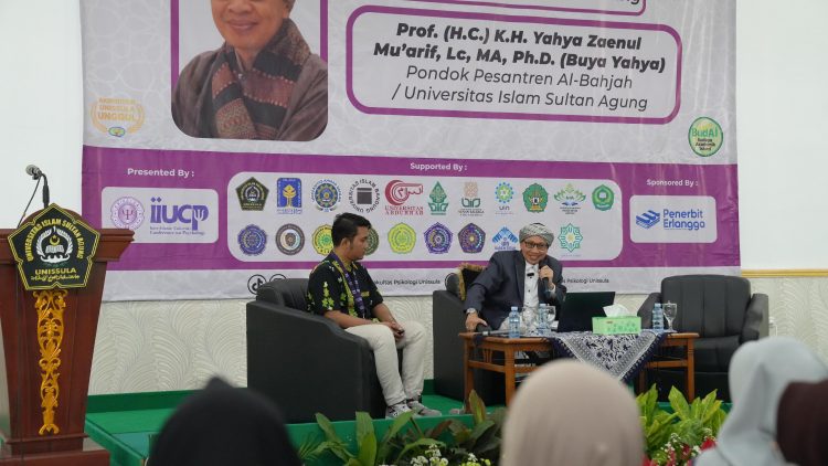 Buya Yahya Jelaskan Tahapan Pendidikan Anak