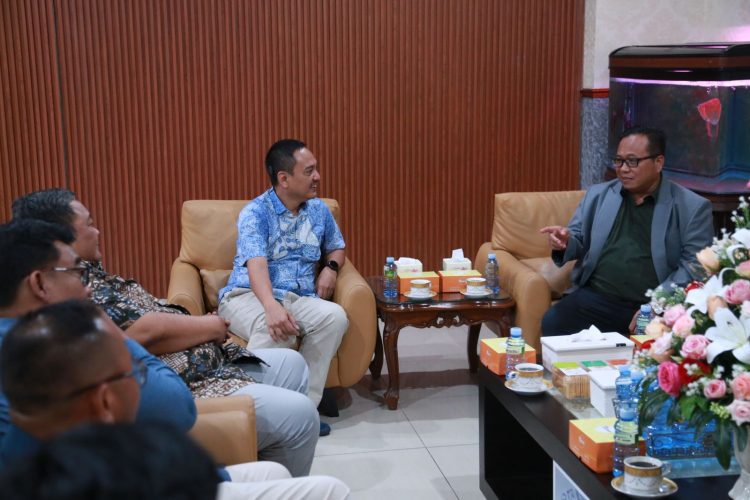 Prestasi Yoyok Sukawi Diapresiasi Perguruan Tinggi