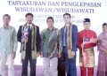 Dua Mahasiswa Thailand bersama 319 Mahasiswa FE Unissula Diwisuda
