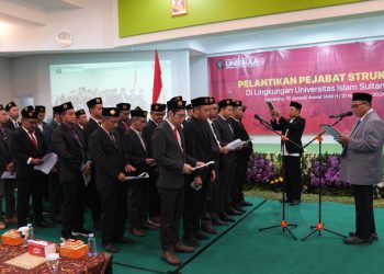 Rektor Unissula Lantik Pejabat Struktural Baru