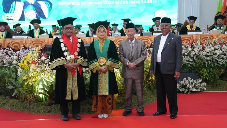 Prof Atina Dikukuhkan Sebagai Guru Besar Unissula