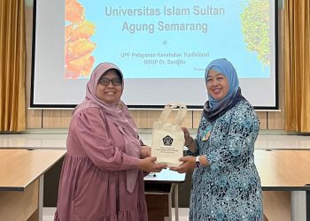 Mahasiswa Farmasi Unissula Mengenal Tanaman Obat di Tawangmangu